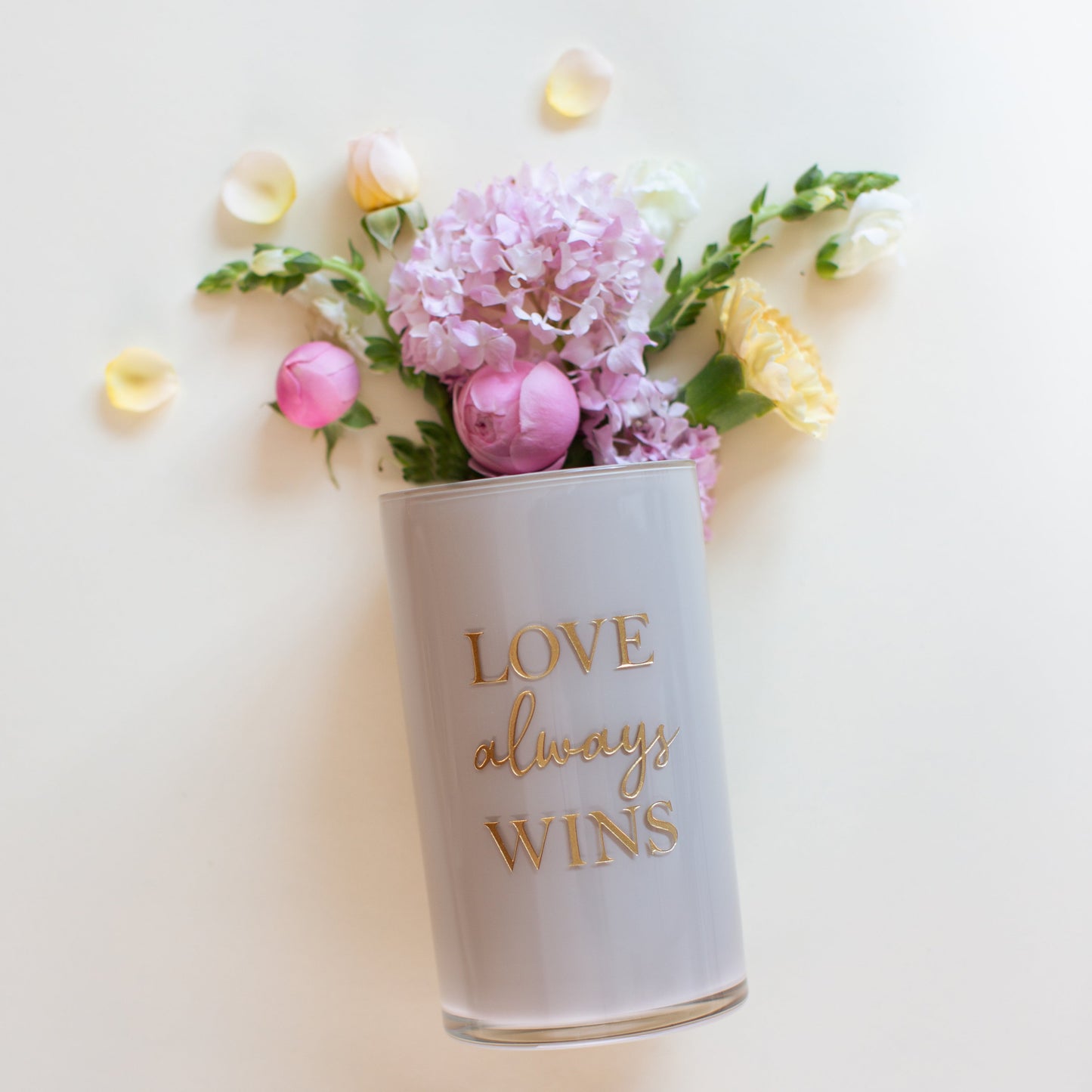 Love Always Wins Vazo